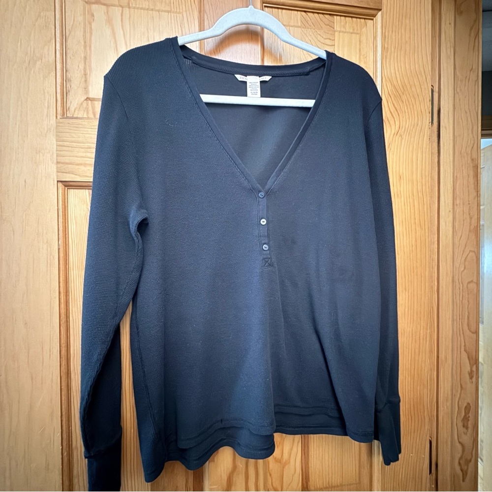 Victoria’s Secret Waffle Knit V-Neck Henley Top | XL